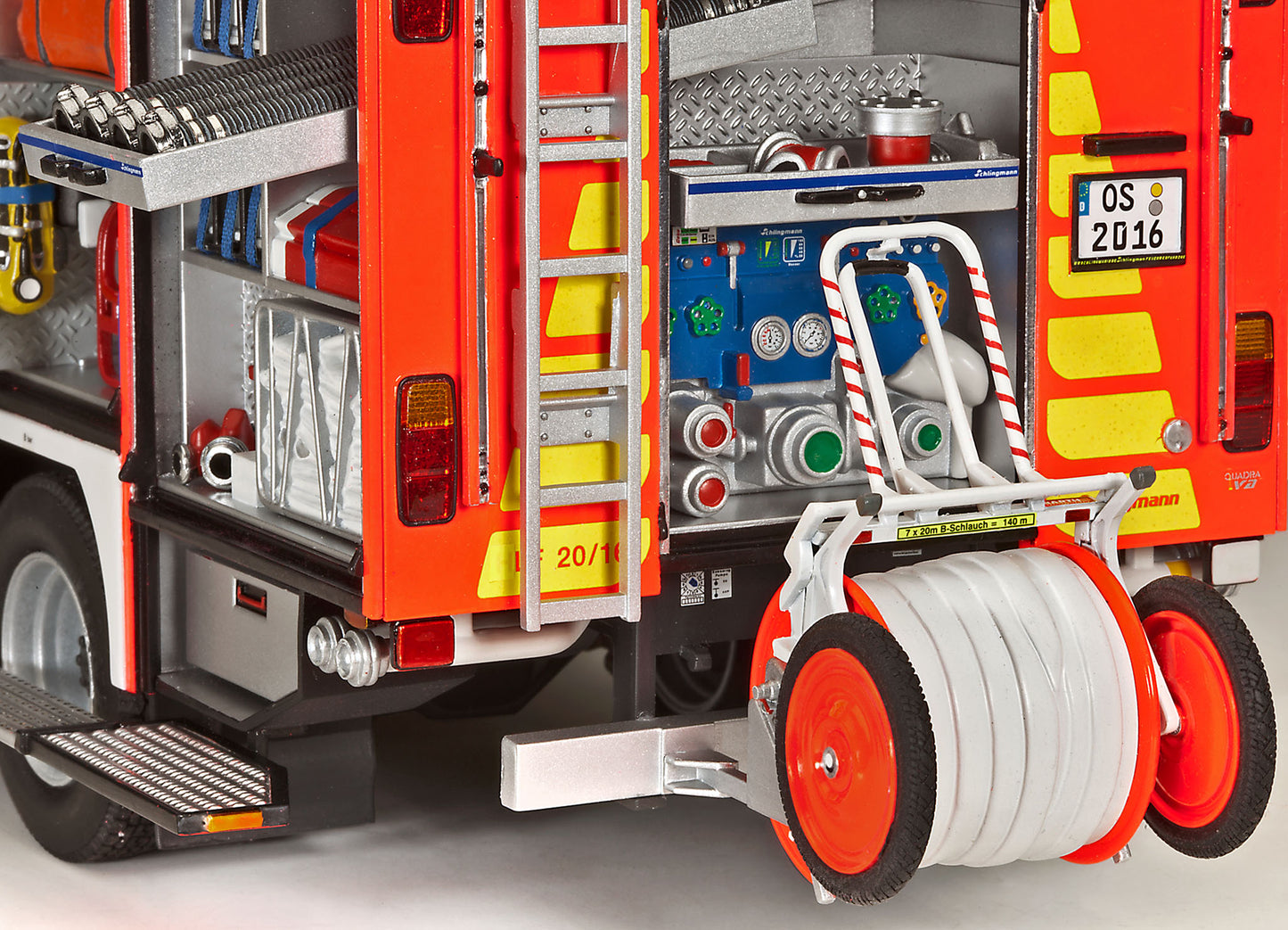 Mercedes Benz Schlingmann LF 20/16 Firetruck 1/24