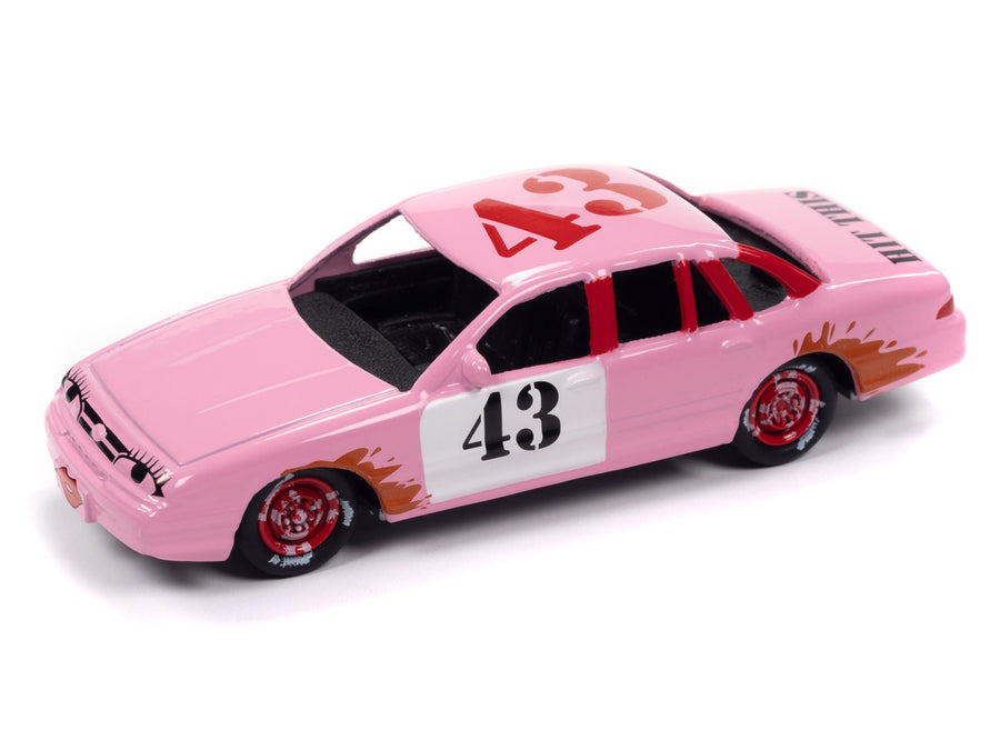Ford Crown Victoria 1997 1/64 - Demolition Derby