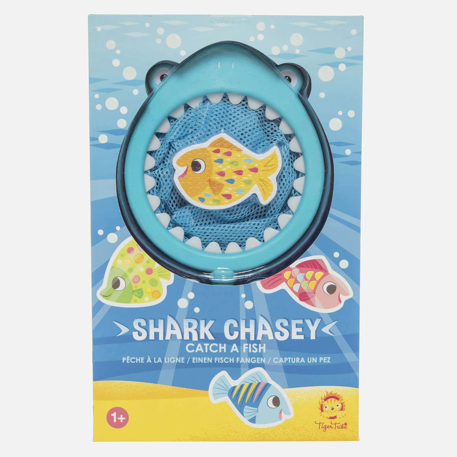 Shark Chasey Catch a Fish