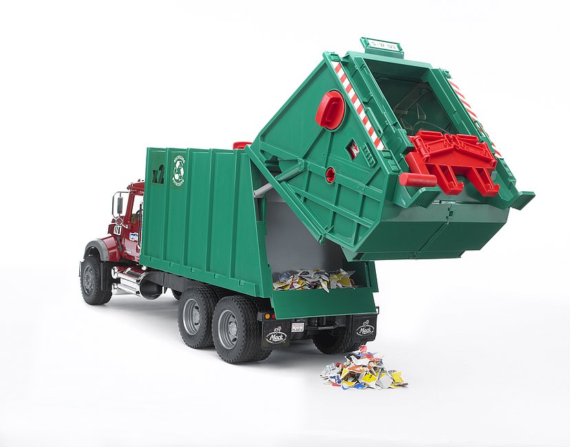 MACK Granite Garbage Truck