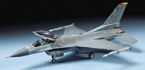 Lockheed Martin F16CJ Falcon 1/72