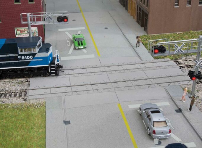 HO Modern Concrete Grade Crossing Kit