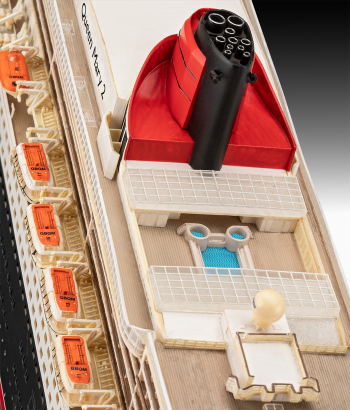 Queen Mary 2 1/400