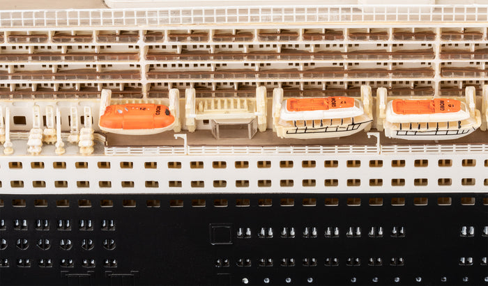 Queen Mary 2 1/400