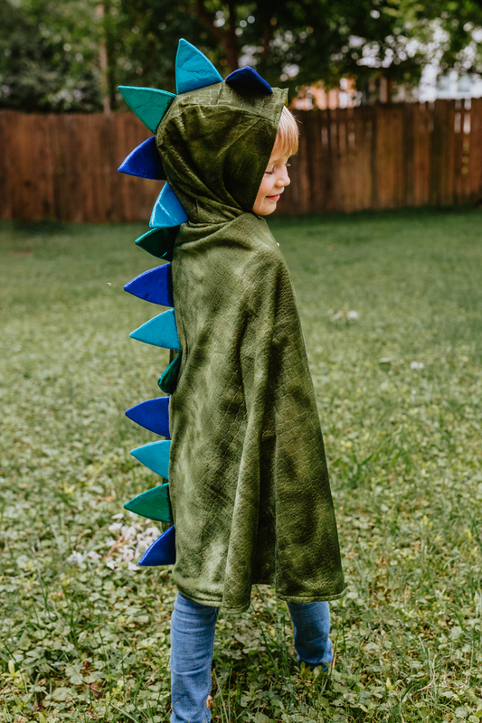 Dragon Cape with Claws Size 5-6