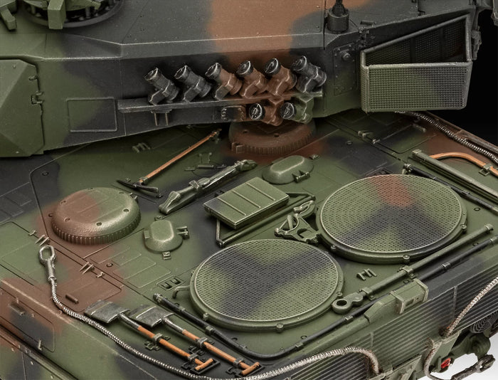 70 Years Bundeswehr Leopard 2A6MA2 1/35 Starter Kit