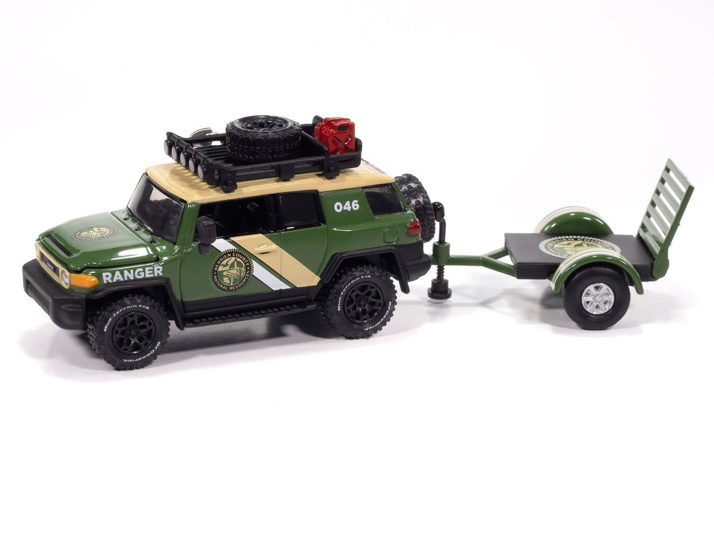 Toyota FJ Cruiser with Small Open Trailer 2014 1/64
