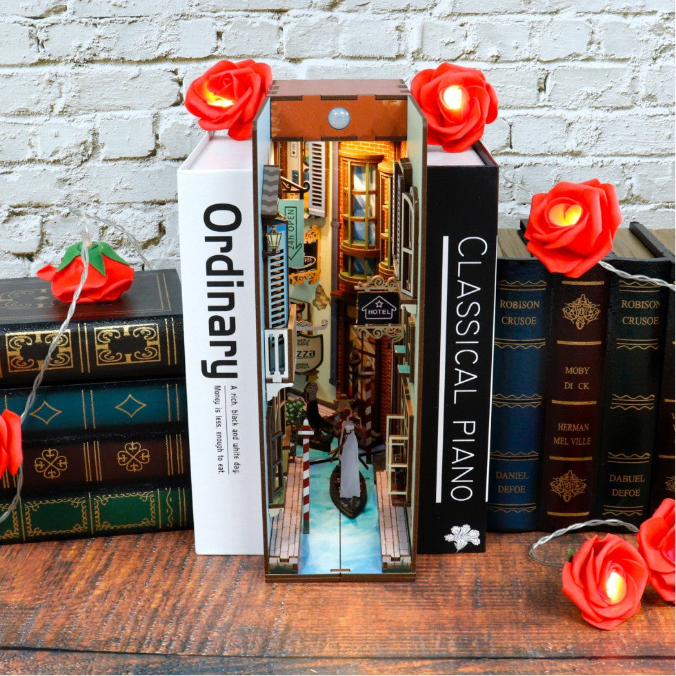 DIY Bookend Travel in Venice