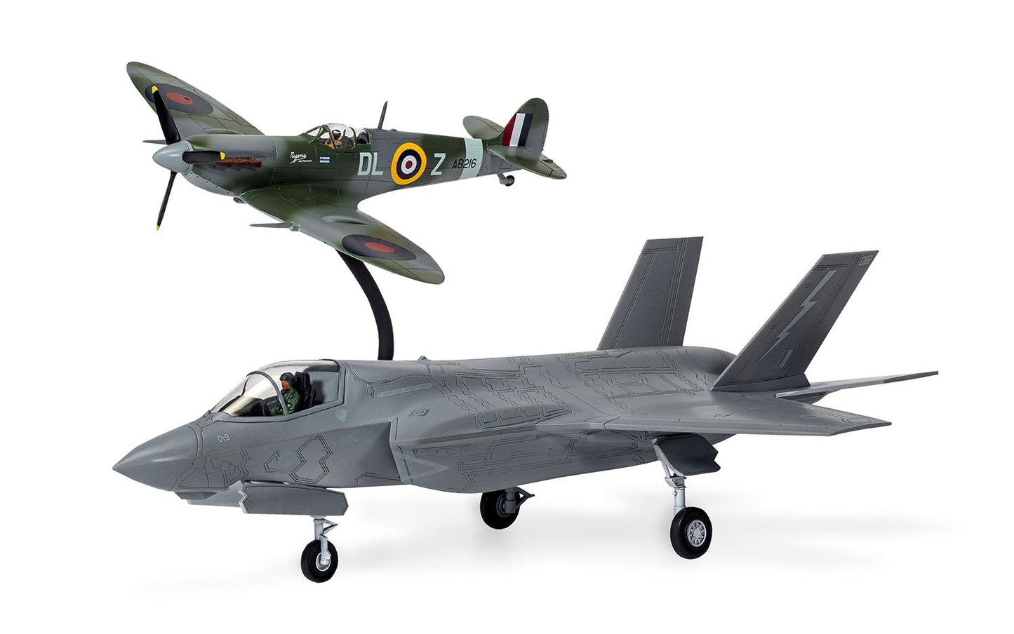 Supermarine Spitfire & F-35 B Lightning II 1/72 Starter Kit