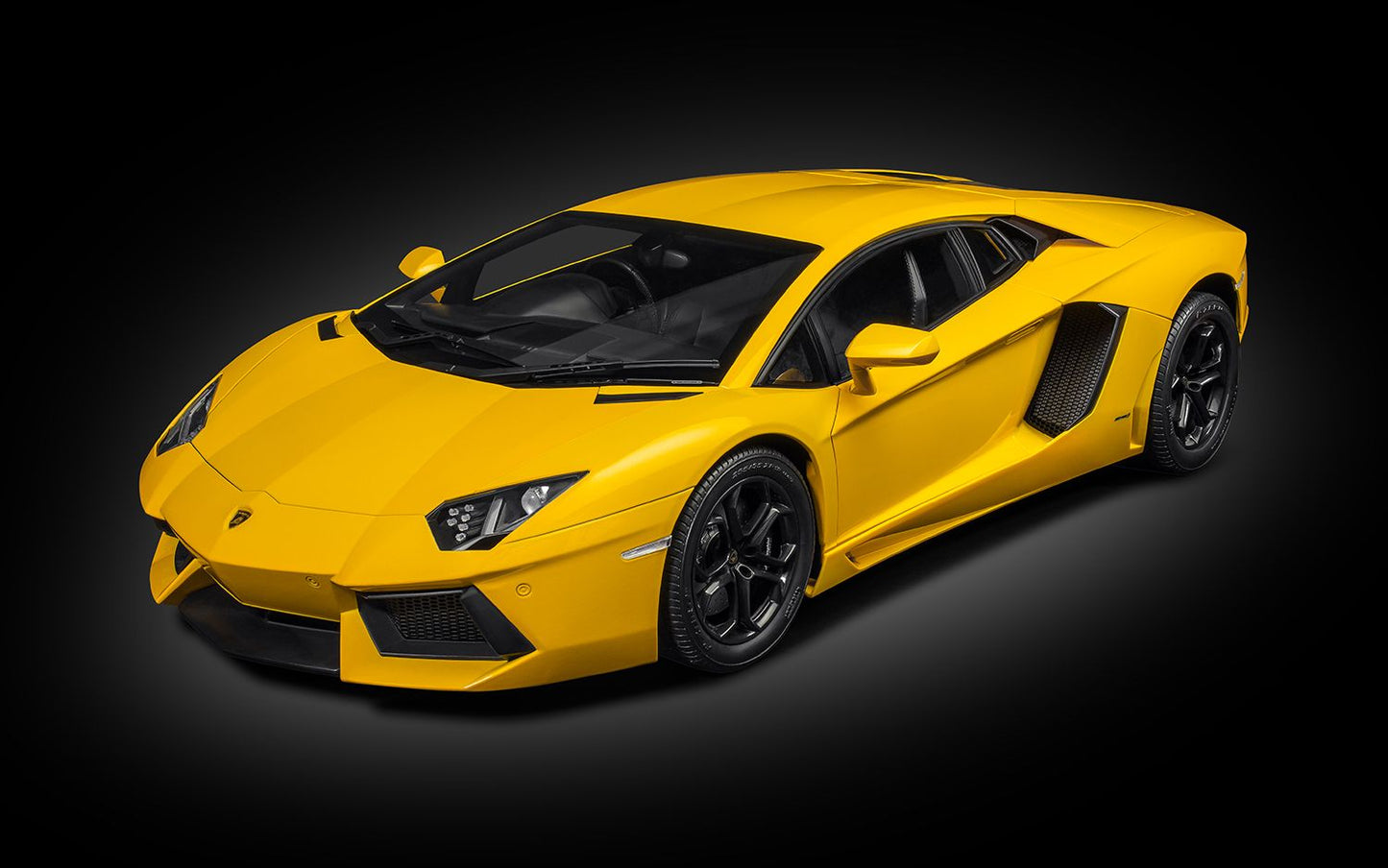 Lamborghini Aventador LP700-4 1/8