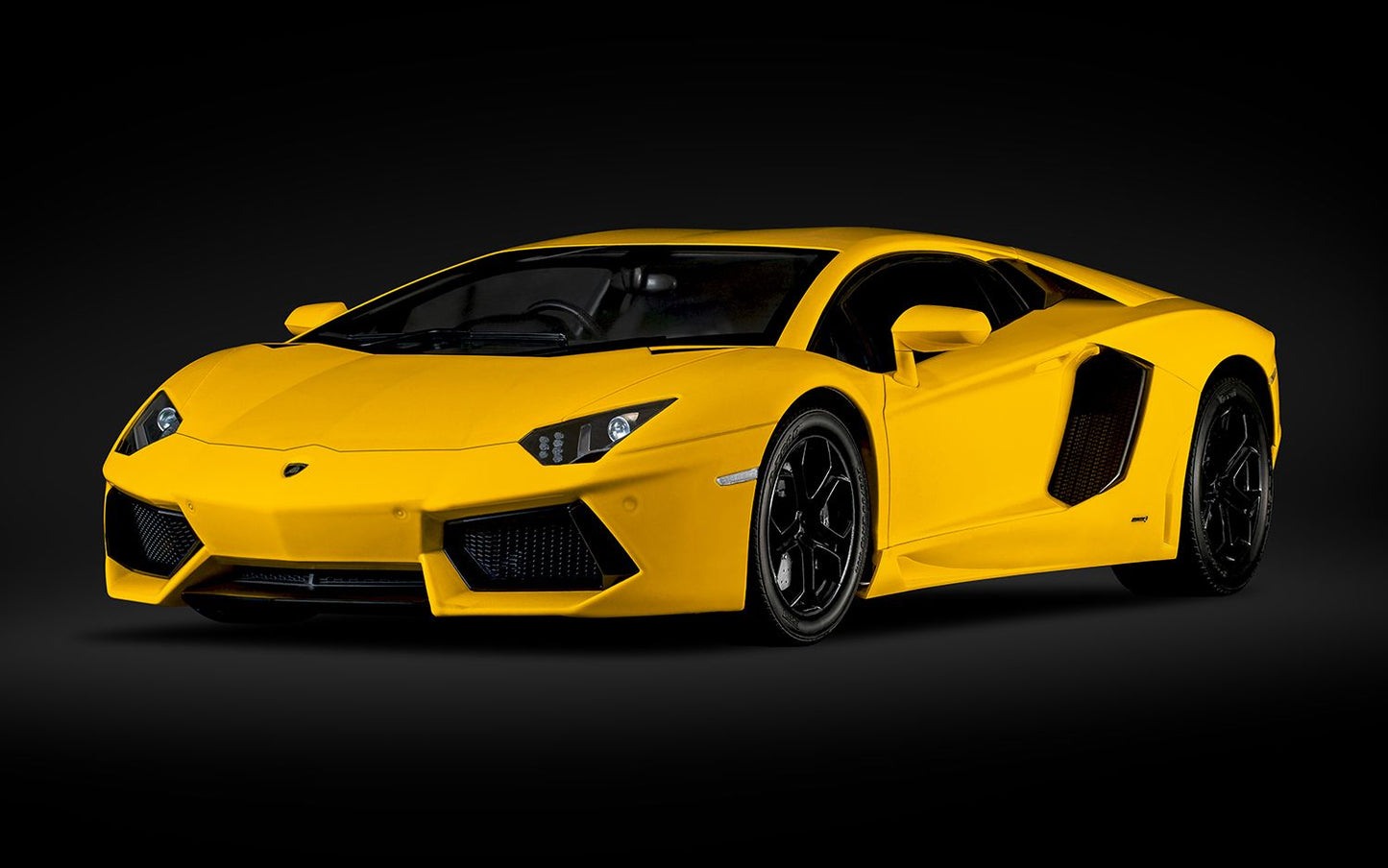 Lamborghini Aventador LP700-4 1/8