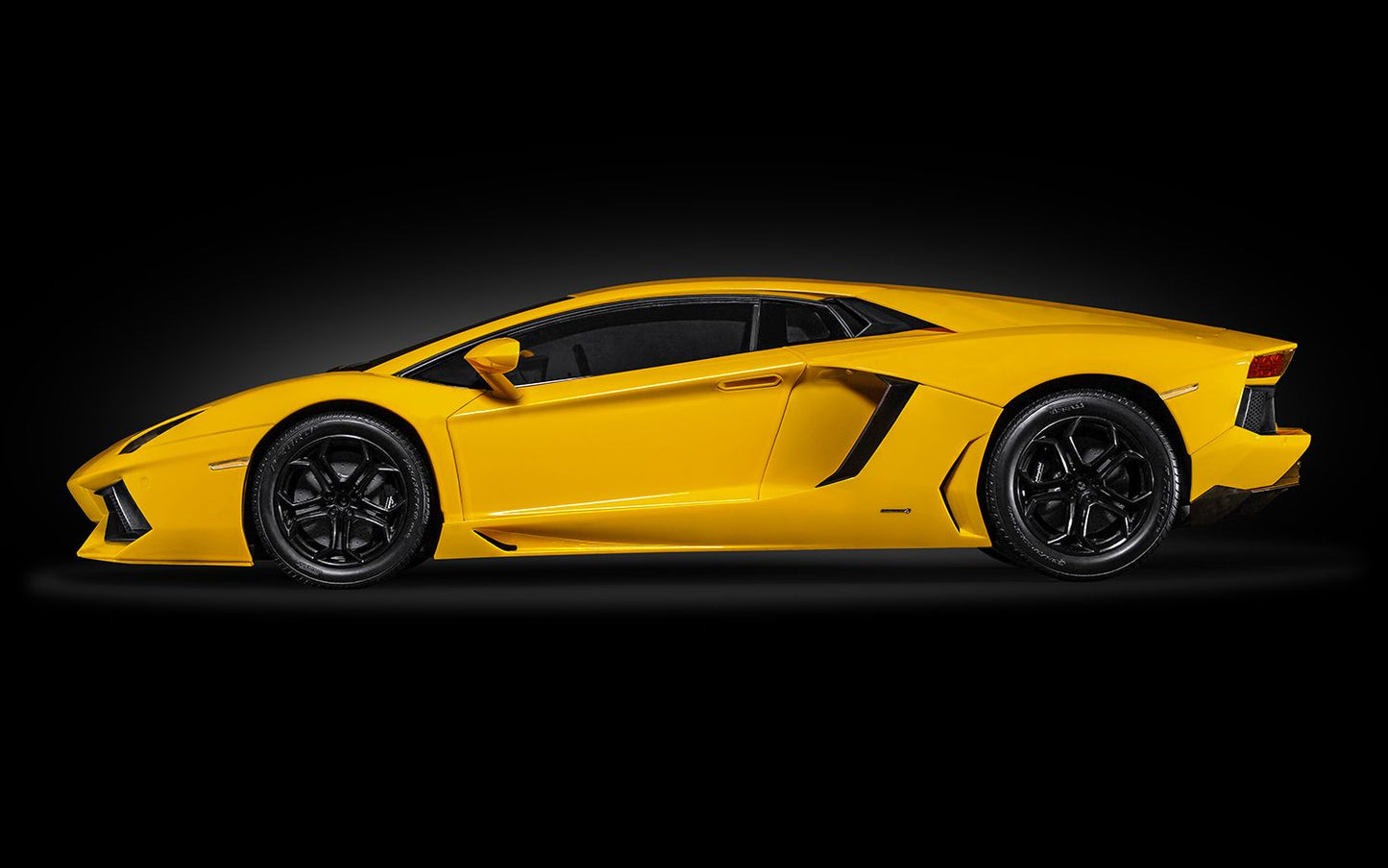 Lamborghini Aventador LP700-4 1/8