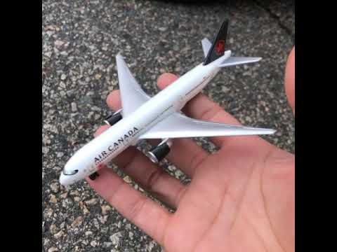 AIR CANADA AIRLINER