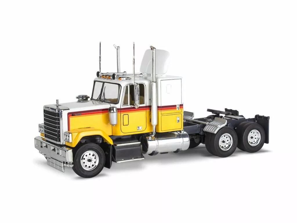 Chevy Bison Semi Truck 1/32