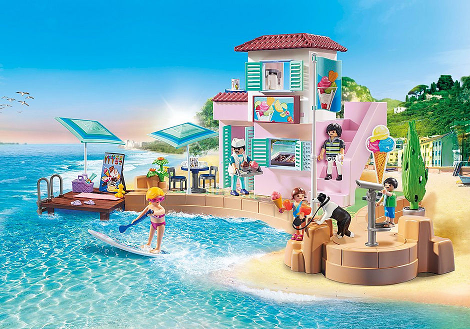 Family Fun Waterfront Ice Cream Shop